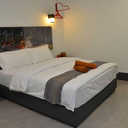Oyo 90265 Hotel Ventura Кангар Екстериор снимка